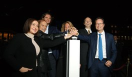 'Lights on' beim bekannten Lichterfest in Berlin