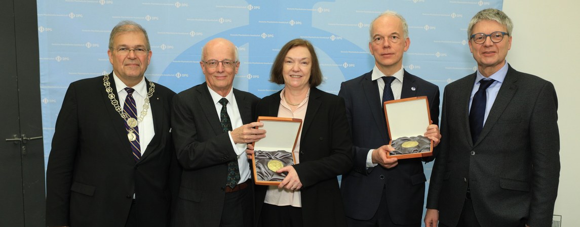 Preisträgerinnen und Preisträger auf der DPG-Frühjahrstagung in Rostock