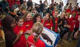 Begeisterte junge Physiker