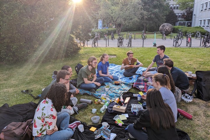 (c) DPG / Lassalle 2025