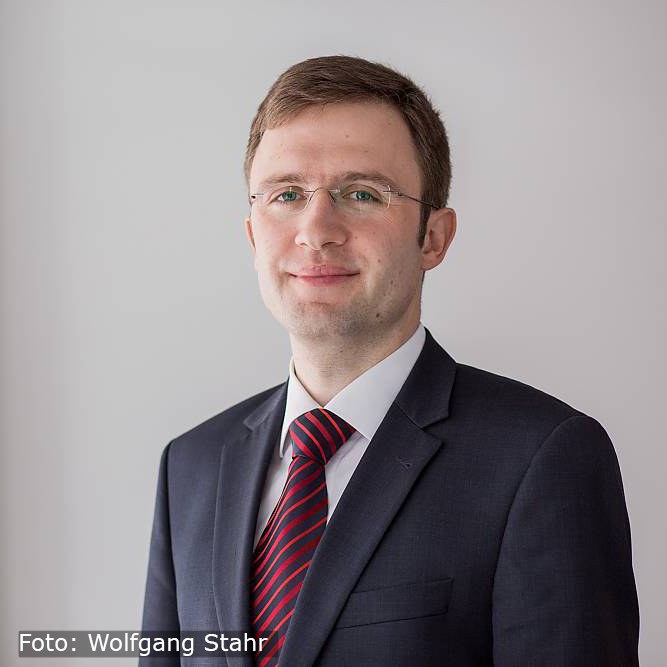 Dr. Matthias Hofmann (Foto Wolfgang Stahr) Website + Video.jpg