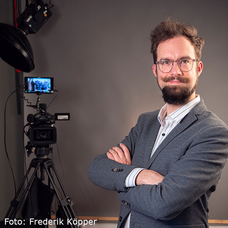 Johannes Pauly (Foto Frederik Köpper, MPI-BPC)quadratmit Verweis.jpg