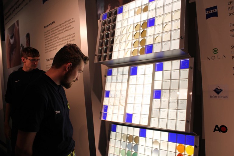 Besichtigung des Zeiss-Werks © DPG / Späthe 2019 2 - Julian Späthe_2.JPG