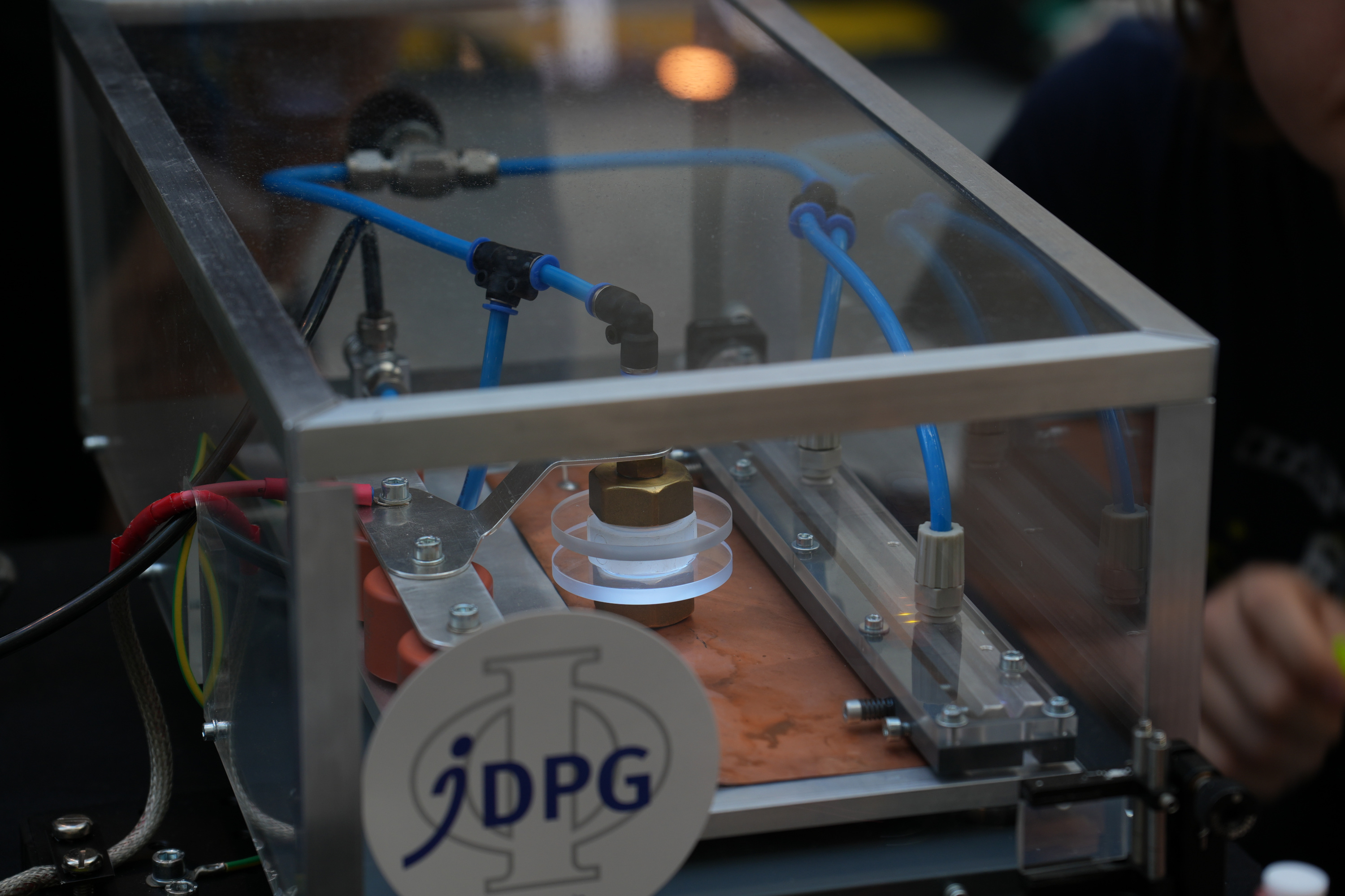 Stickstofflaser am jDPG-Stand © DPG / Ritzkowski 2025