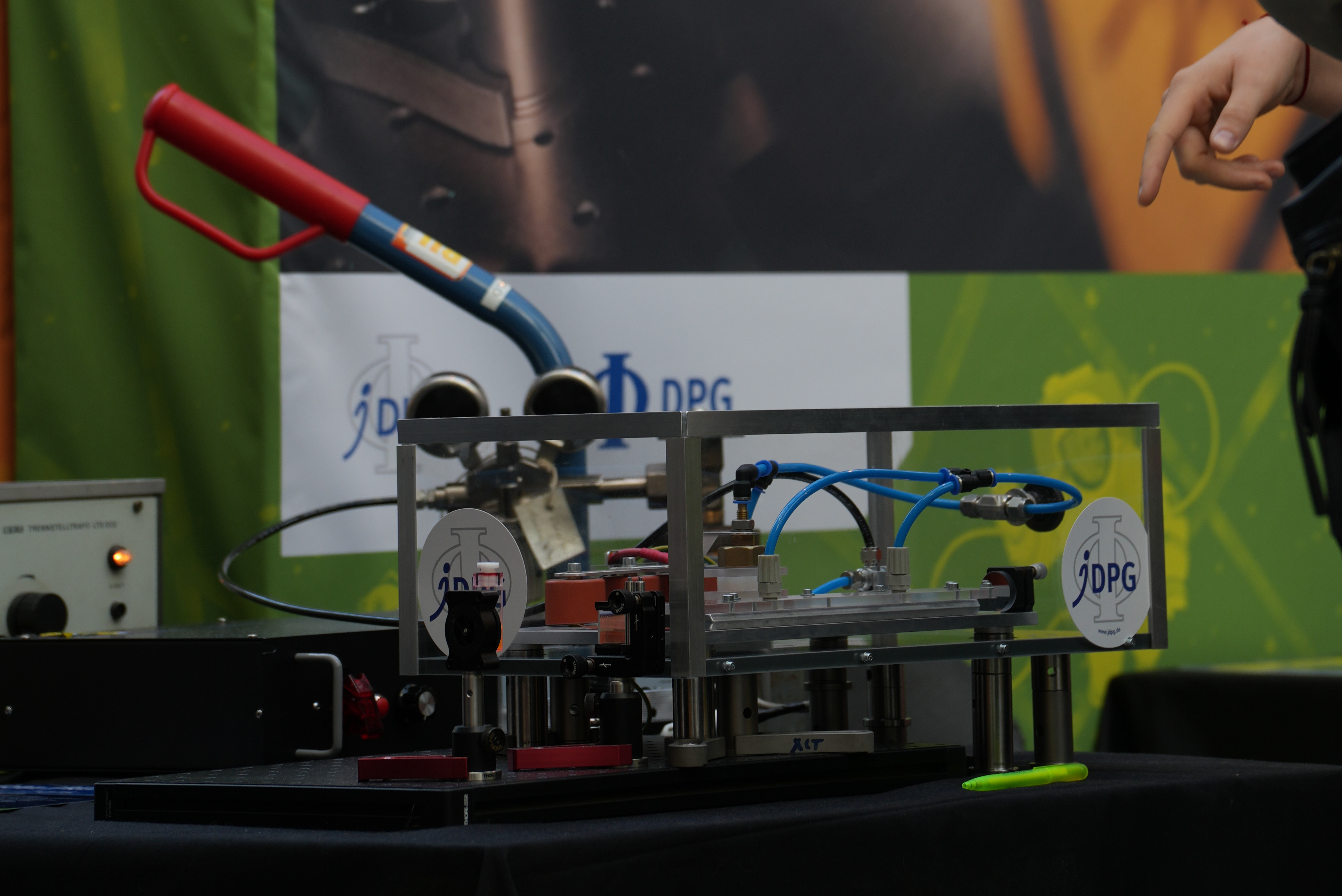 Seitenansicht Stickstofflaser © DPG / Ritzkowski 2025