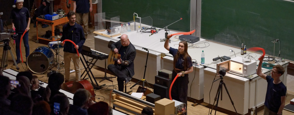 Das sollte so nicht sein. Schreib uns eine Mail, falls etwas nicht funktioniert!