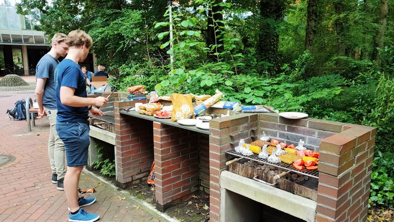 Sommergrillen.jpeg Sommergrillen.jpeg