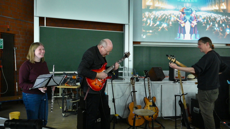 Bild Musik bearbeitet.png