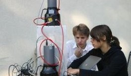 Spurensucher: Jugendliche erforschen Teilchen aus dem All Neues bundesweites Physik-Angebot für forschungsnahes Lernen