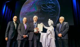 Urania-Medaille für Rolf-Dieter Heuer