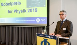 Die Deutsche Physikalische Gesellschaft gratuliert James Peebles, Michel Mayor und Didier Queloz zum Physik-Nobelpreis