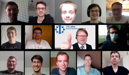 Eifrig rätselnde Physik-Studierende bereit für internationale Herausforderung