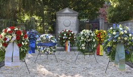 Zum Gedenken an Hermann von Helmholtz