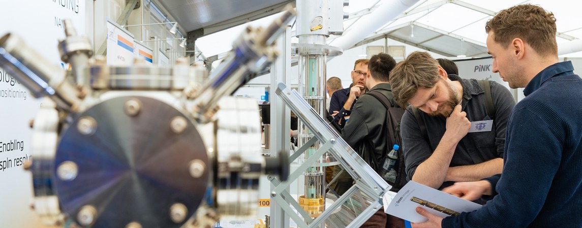 Auf der Industrie- und Buchausstellung ...