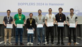 Begeisternder Physikwettbewerb: Eifrige Studierende lösen knifflige Aufgaben mit Teamgeist und Kreativität