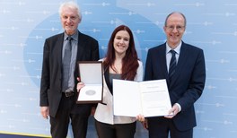 Tag der DPG Festveranstaltung_MedailleNatPub_SabrinaPatsch.jpg