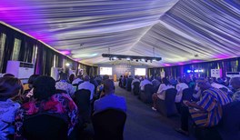 DPG Schuppe_Zelt.jpg